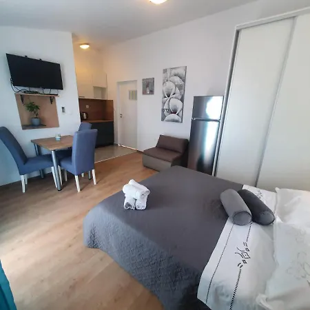 Suzana Sindija Apartment