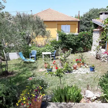 Suzana Sindija Apartment *